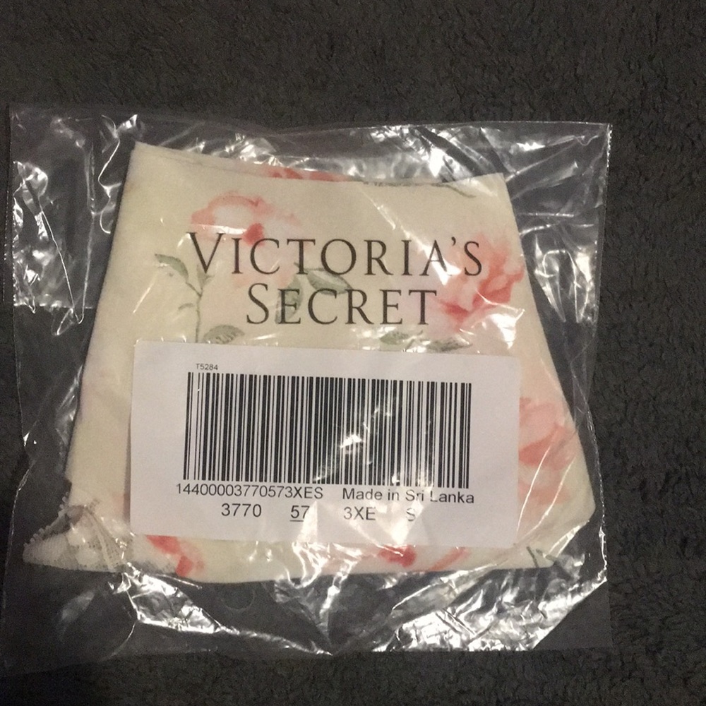 Bundle - Picture 2 of 6